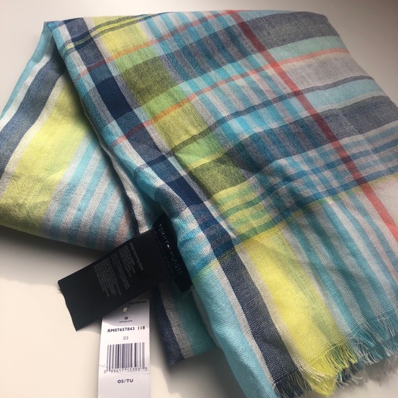 NWT Tommy Hilfiger Plaid Scarf - Picture 5 of 7